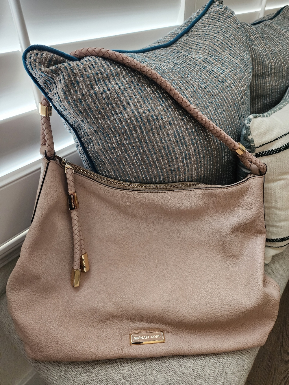 Michael Kors Pebbled Leather Shoulder Bag in Blush Pink - Picture 8 of 16